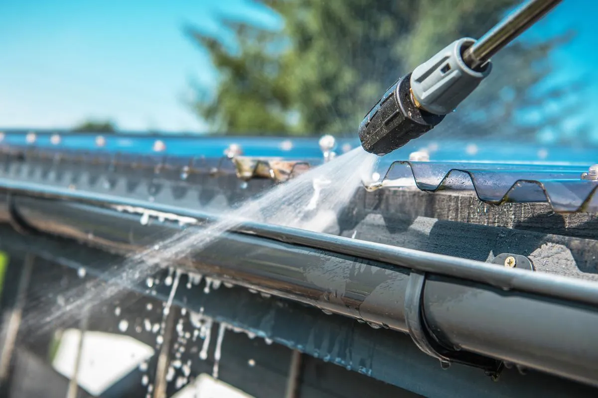 Gutter Cleaning And Installation